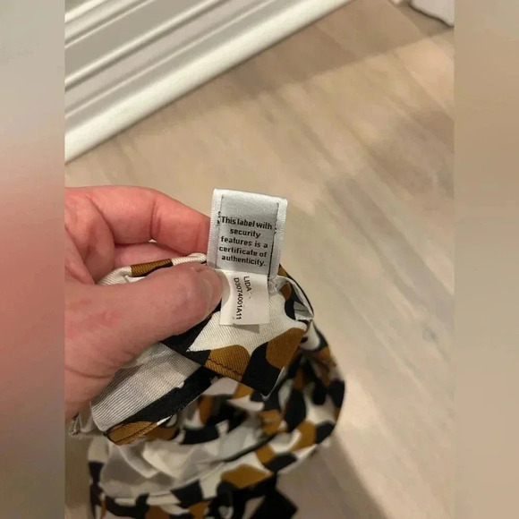 DIANE VON FURSTENBURG Silk Side Tie Dress / Size 4 / - Picture 8 of 8